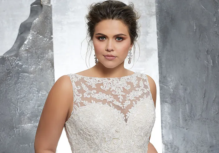 2018 Plus Size Lace Mermaid Wedding Dresses with Bateau Neckline