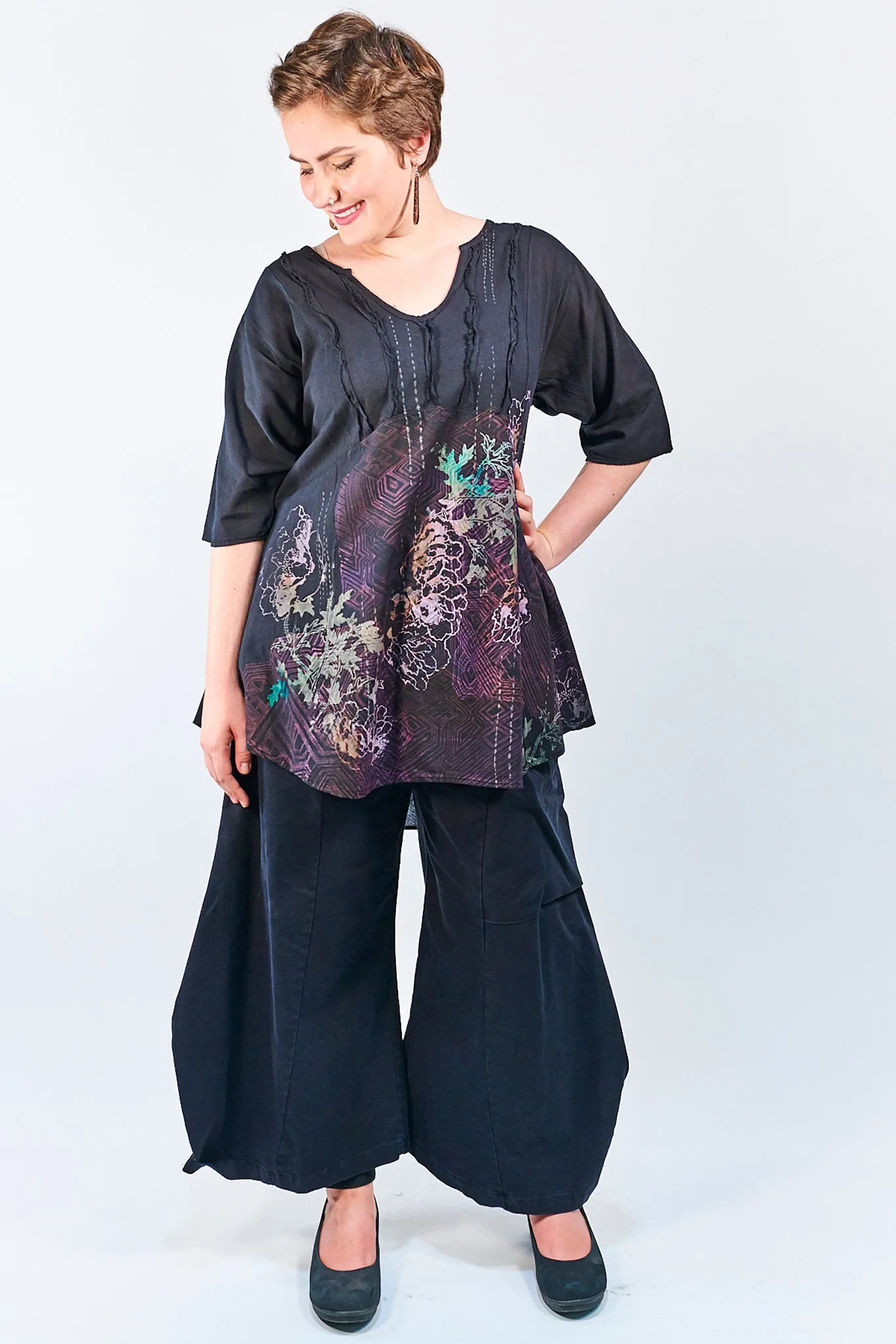 2244 Dawn Clouds Lawn Tunic Black-P