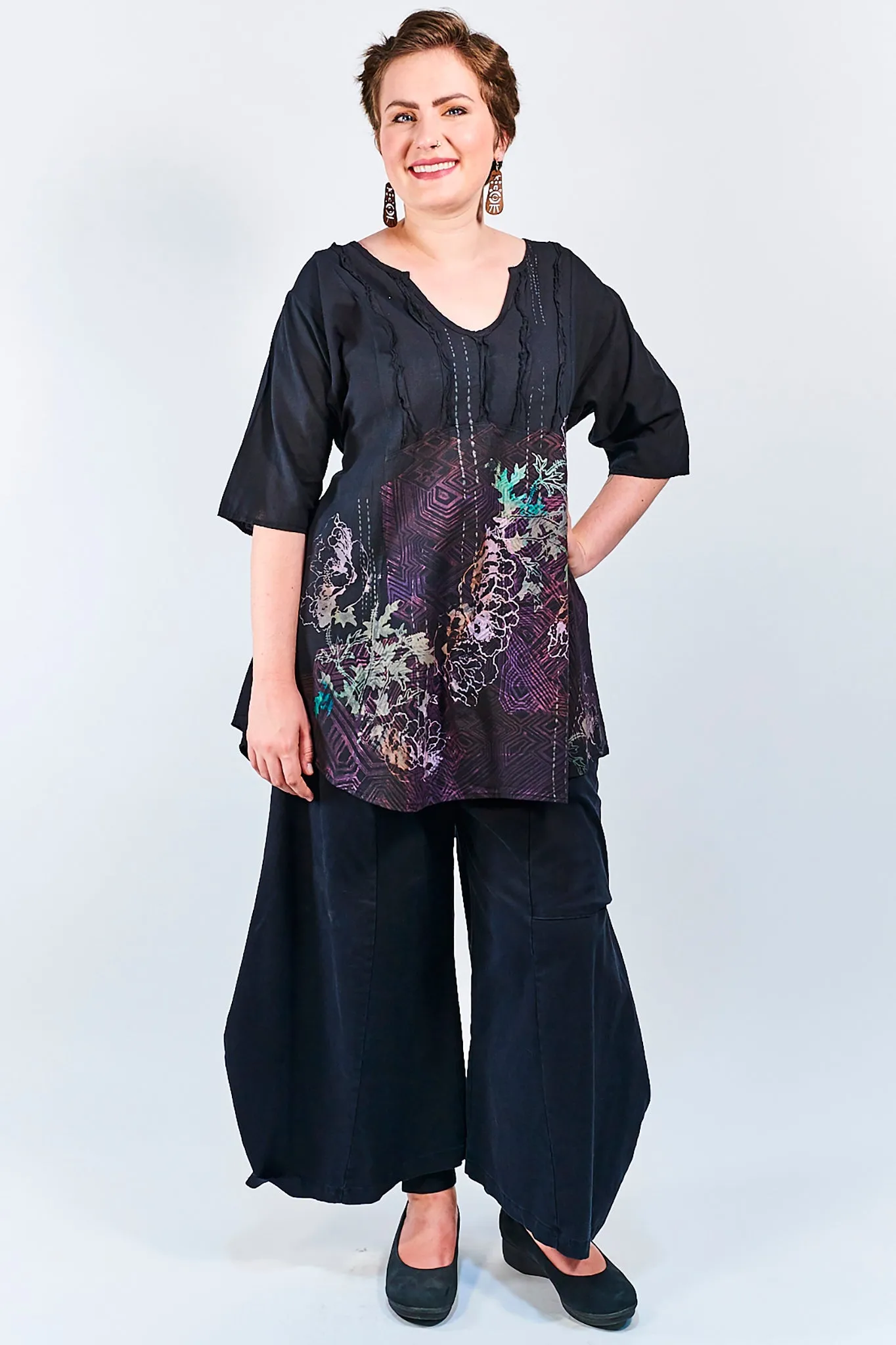 2244 Dawn Clouds Lawn Tunic Black-P