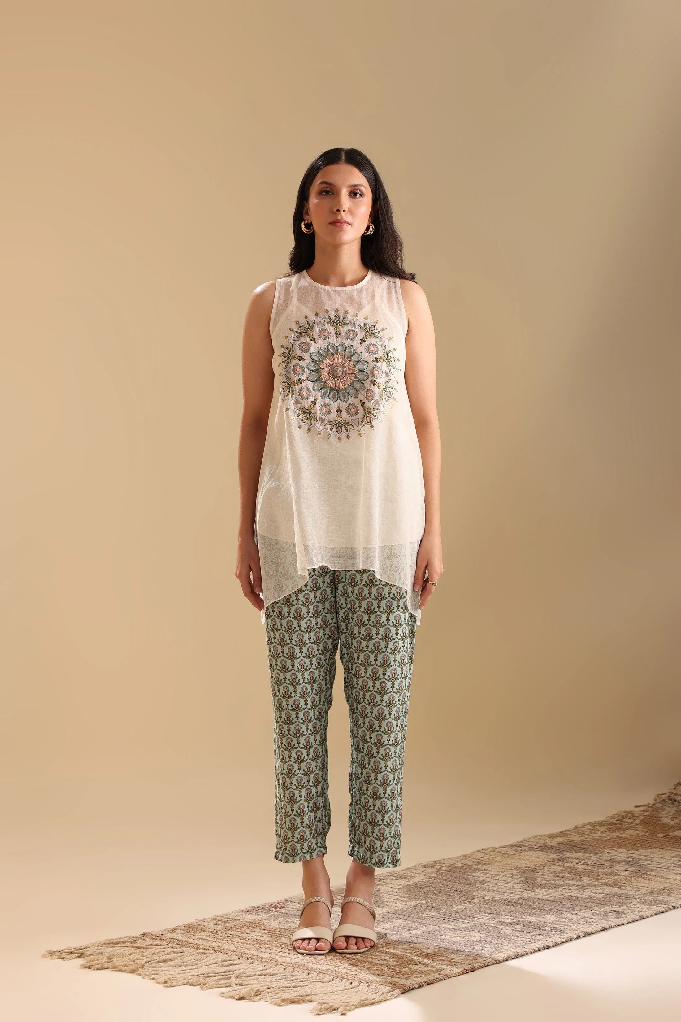 Aarani Appliqued Kurta Set