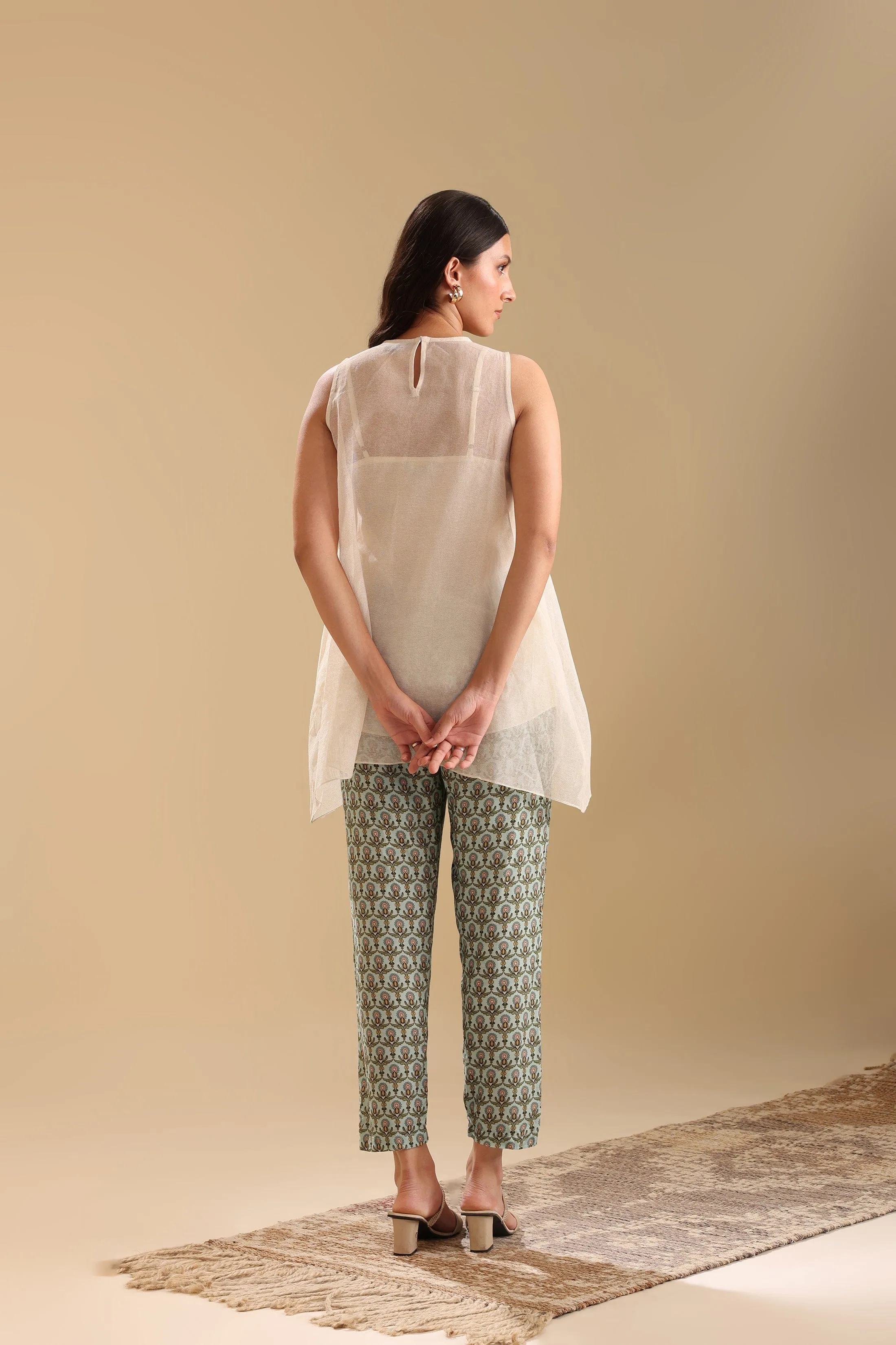 Aarani Appliqued Kurta Set