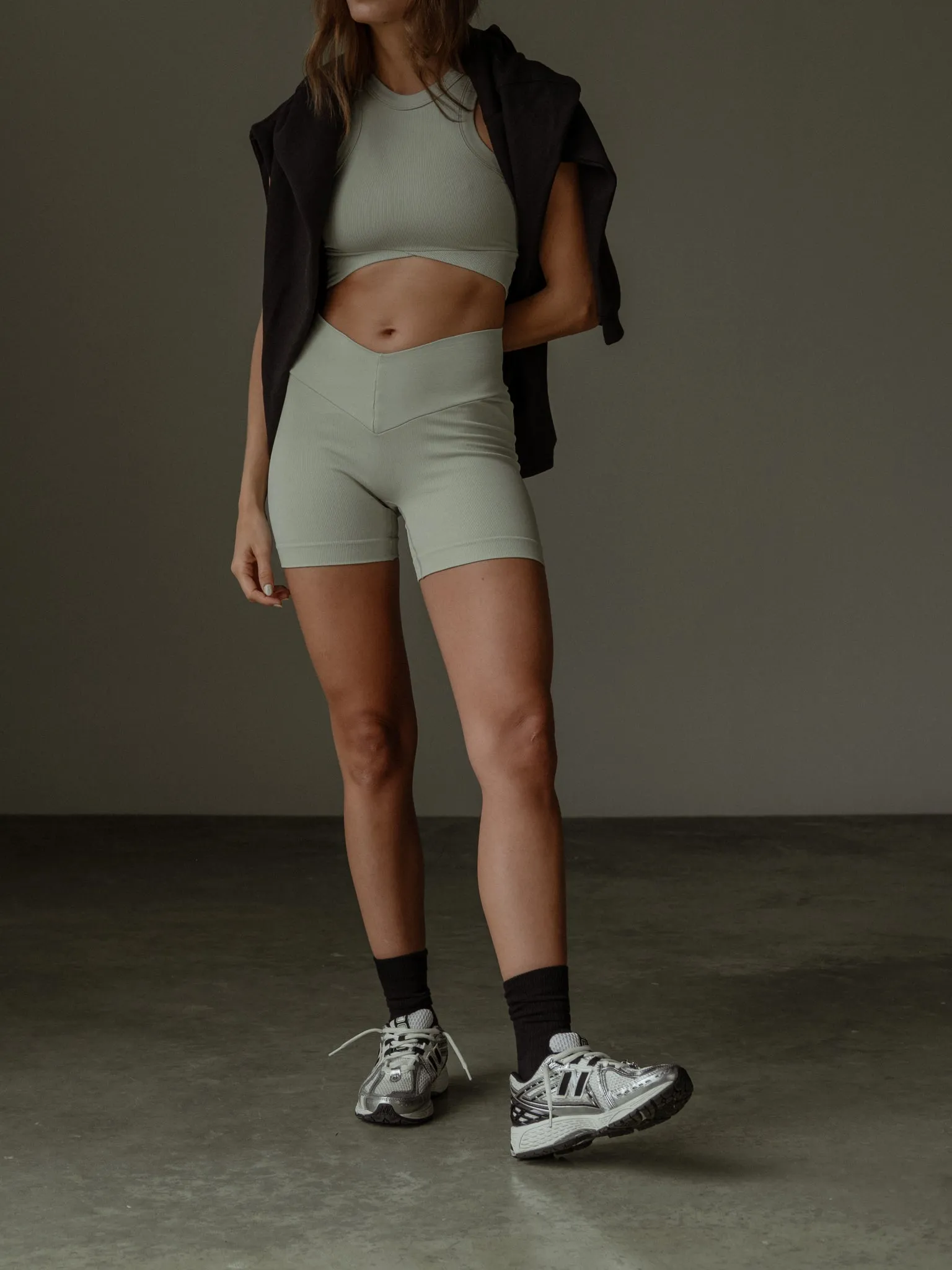 ABS SEAMLESS CROP TOP - PISTACHIO GRAY