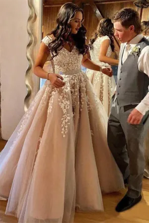 Anneprom Chic V Neck Vintage Lace Applique Prom Dress Plus Size Champagne Prom Dress APP0605