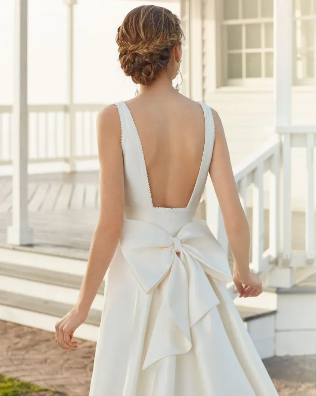 Anneprom Simple Applique A Line V Neck Satin Rosette Wedding Dress APW0124