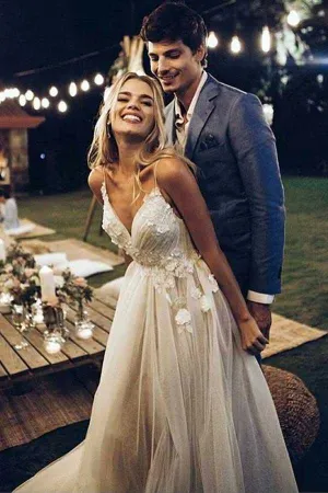 Anneprom Spaghetti Strap V Neck Beach Wedding Dresses Backless Bridal Dresses APW0214