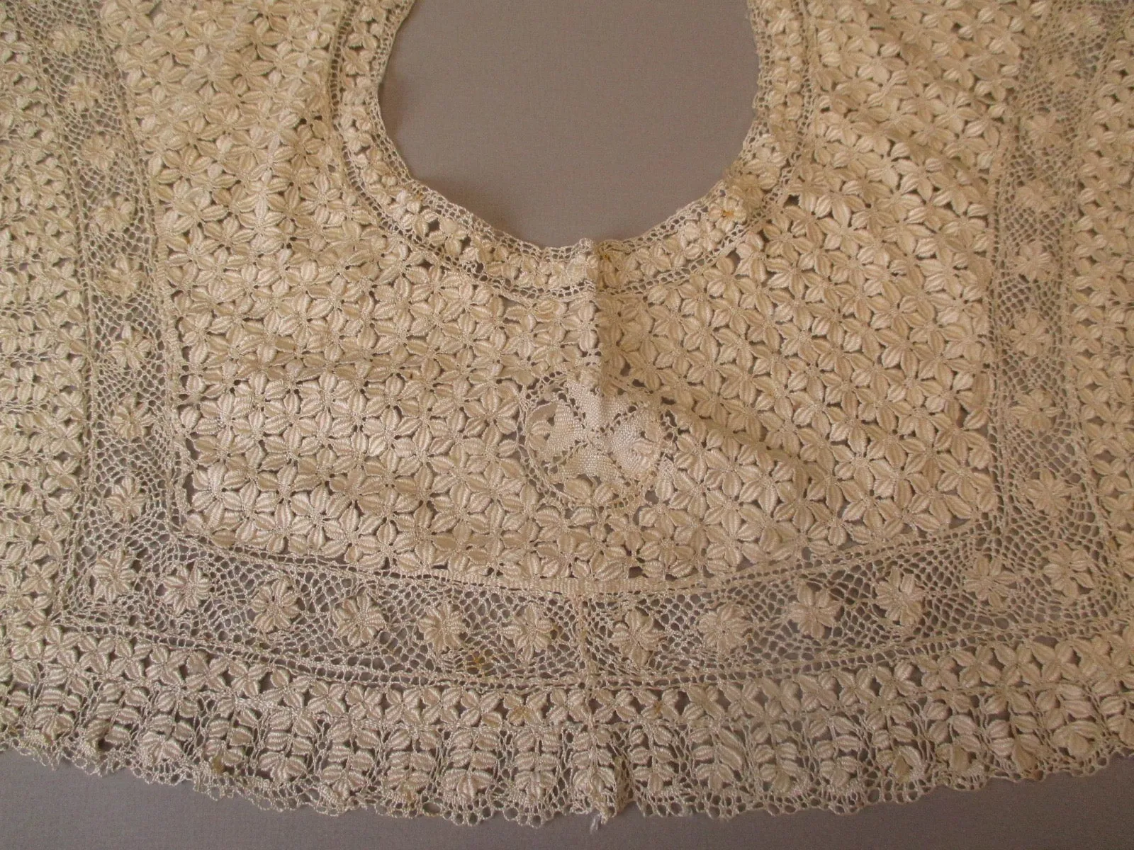 Antique Victorian Silk Maltese Collar and cuffs set