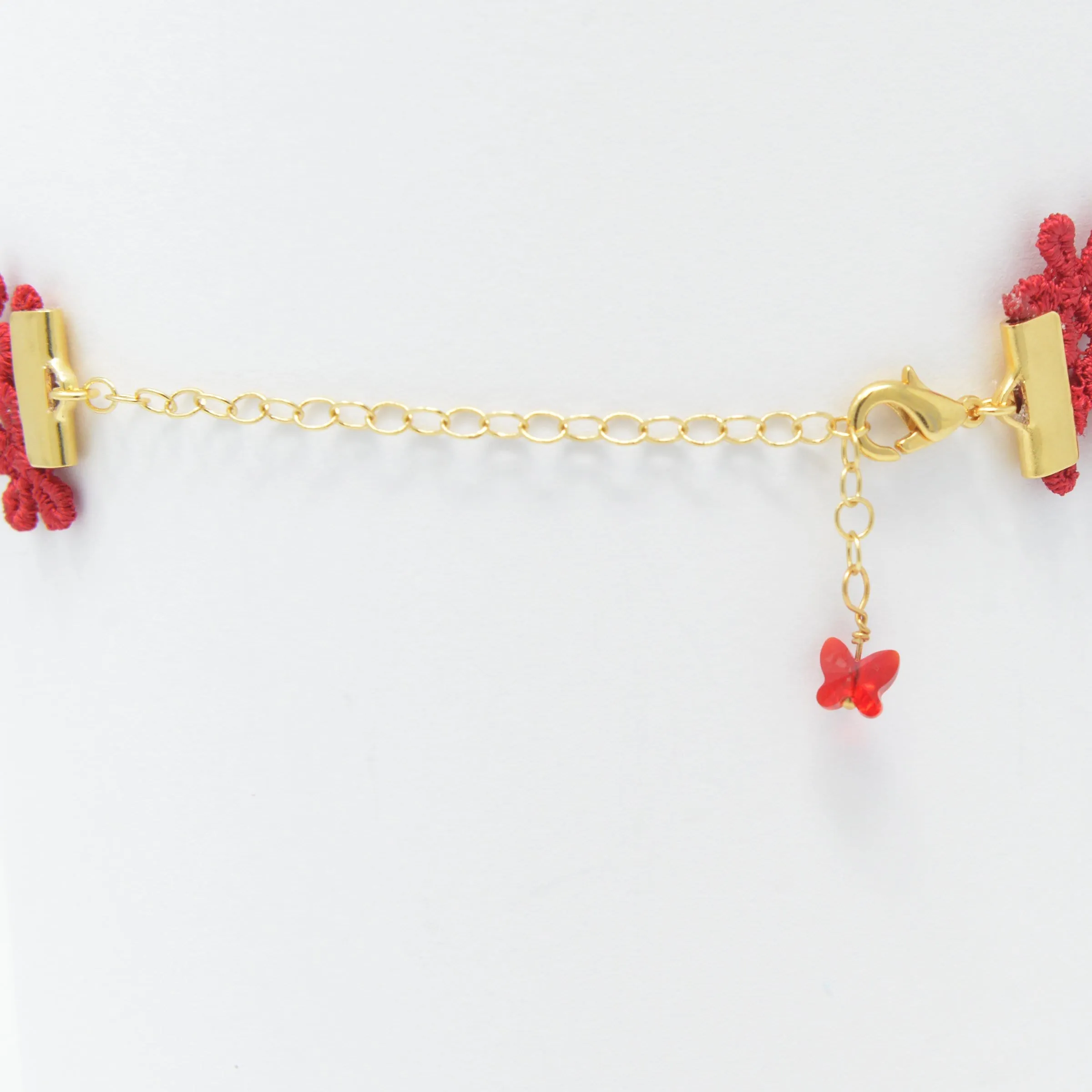 Astrid Daisy Lace Choker in Red