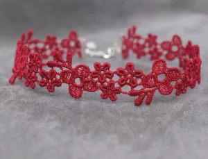 Astrid Daisy Lace Choker in Red