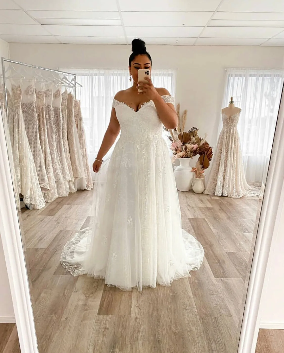 Beautiful Wedding Dress Plus Size A-Line Off The Shoulder With Lace Appliques And Sweep Train