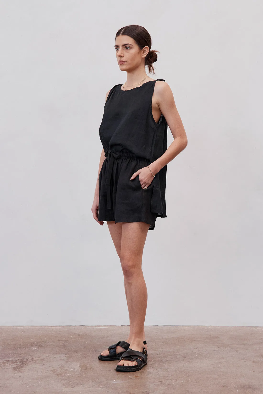 Burns Twist Linen Top Black