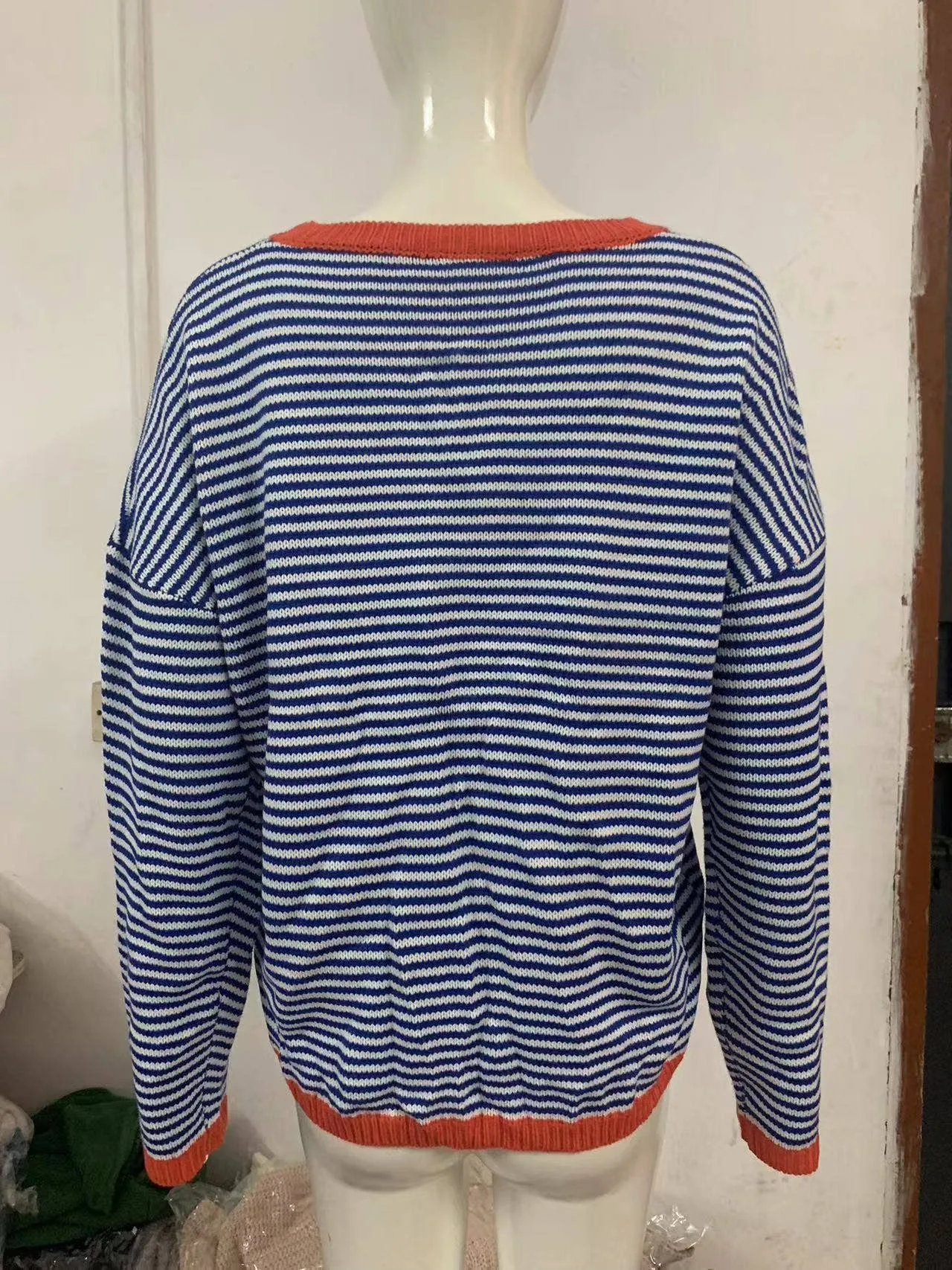 CWOSWL0811_ Long Sleeve Loose Neck Pullover Sweater: White / (XL) 1