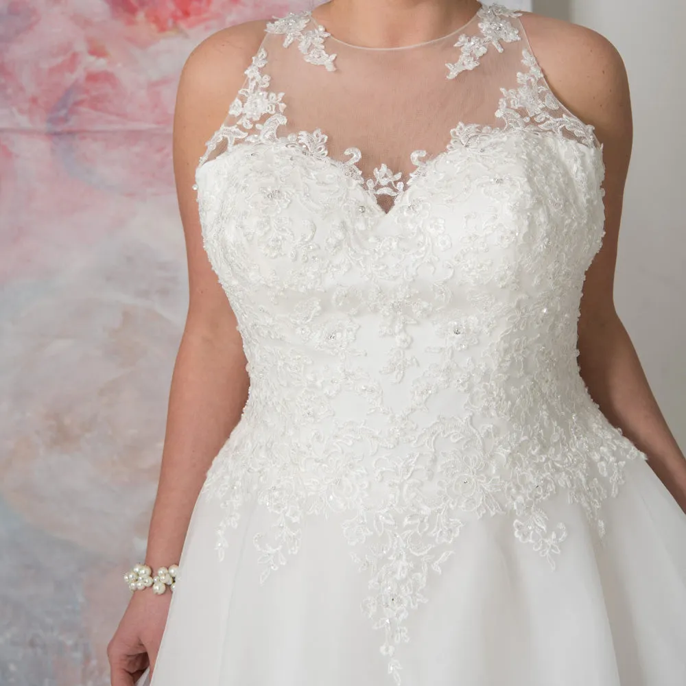 Elegant O-neck Plus Size Bridal Dress Custom Made See Through Organza Appliqued A-line