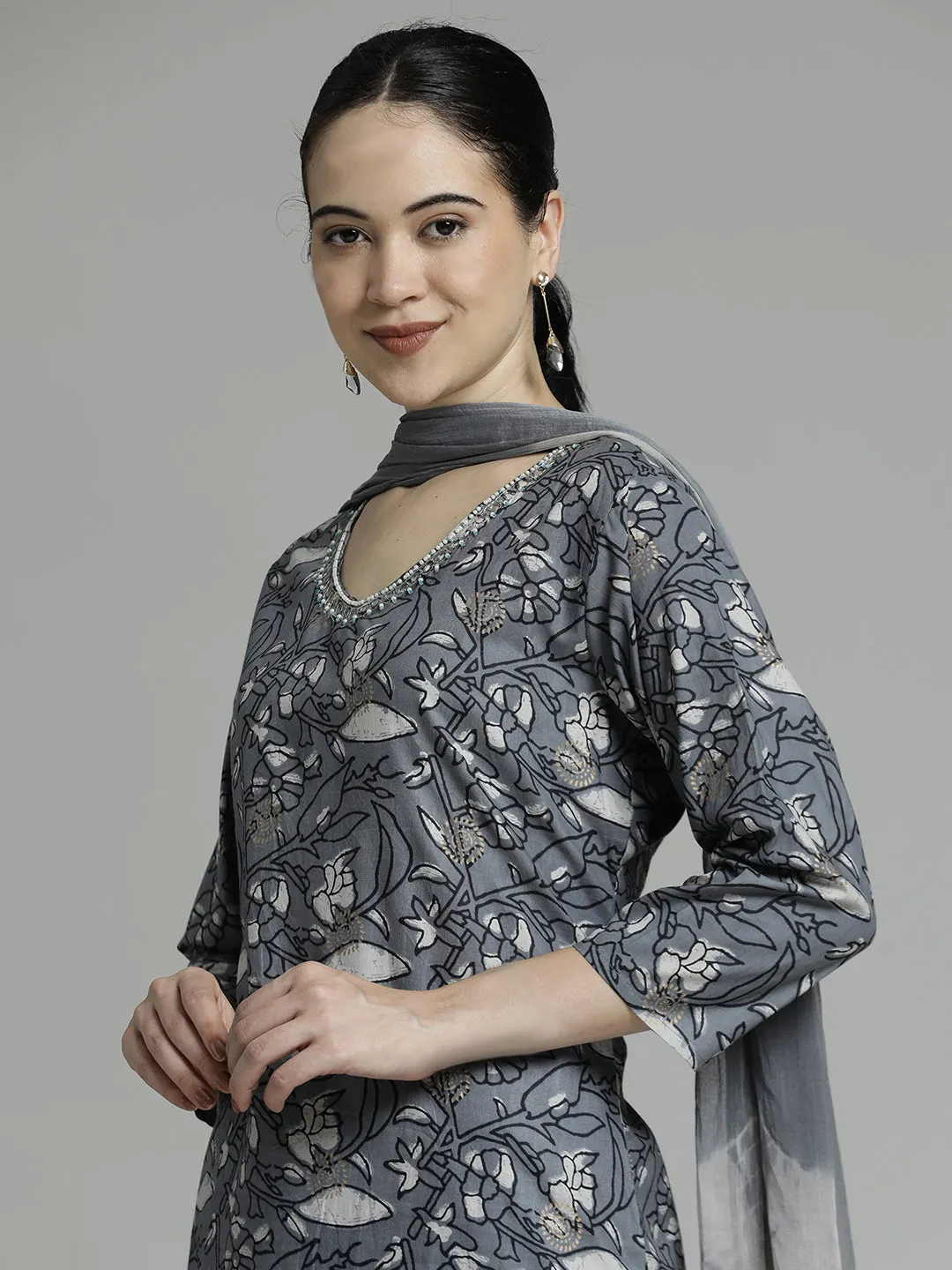 Ethnic Grey Printed Kurta Set With Tie-Dye Dupatta