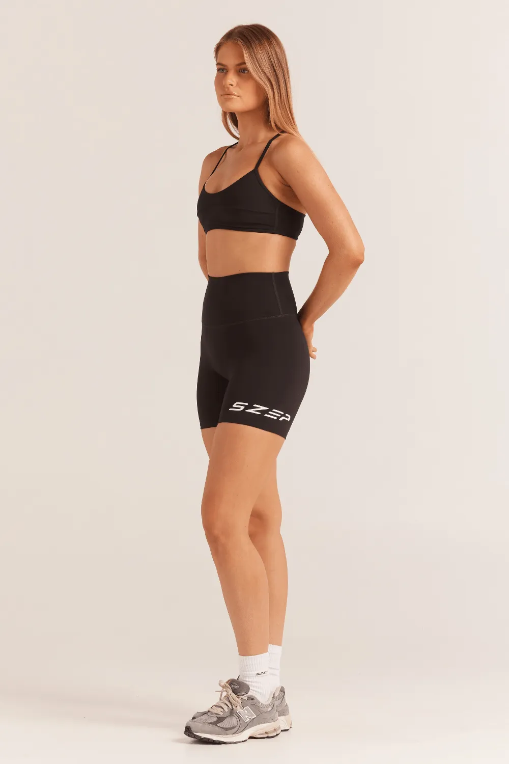 Glow Crop - Black