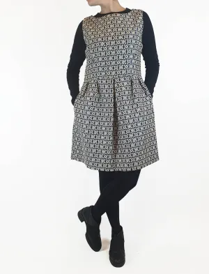 Gorman sleeveless blue and white embroidered dress size 12, best fits 10