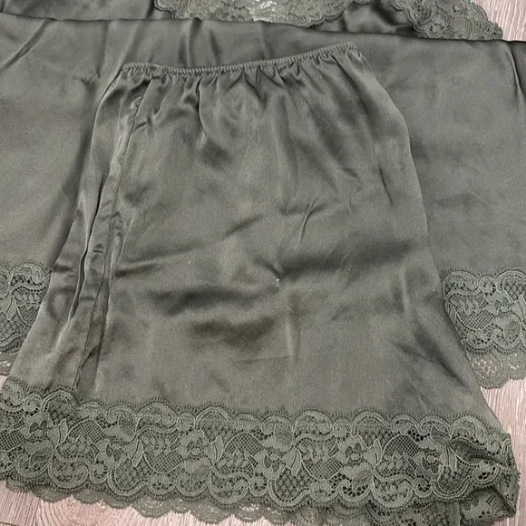 Intimissi Pajama silk lace M bottom S top SET