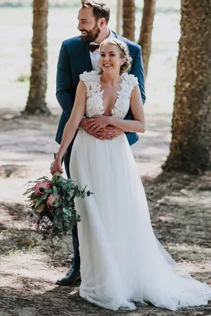 Ivory Tulle Rustic Lace Appliques V-neck Wedding Dresses, Bridal Gowns, MW565