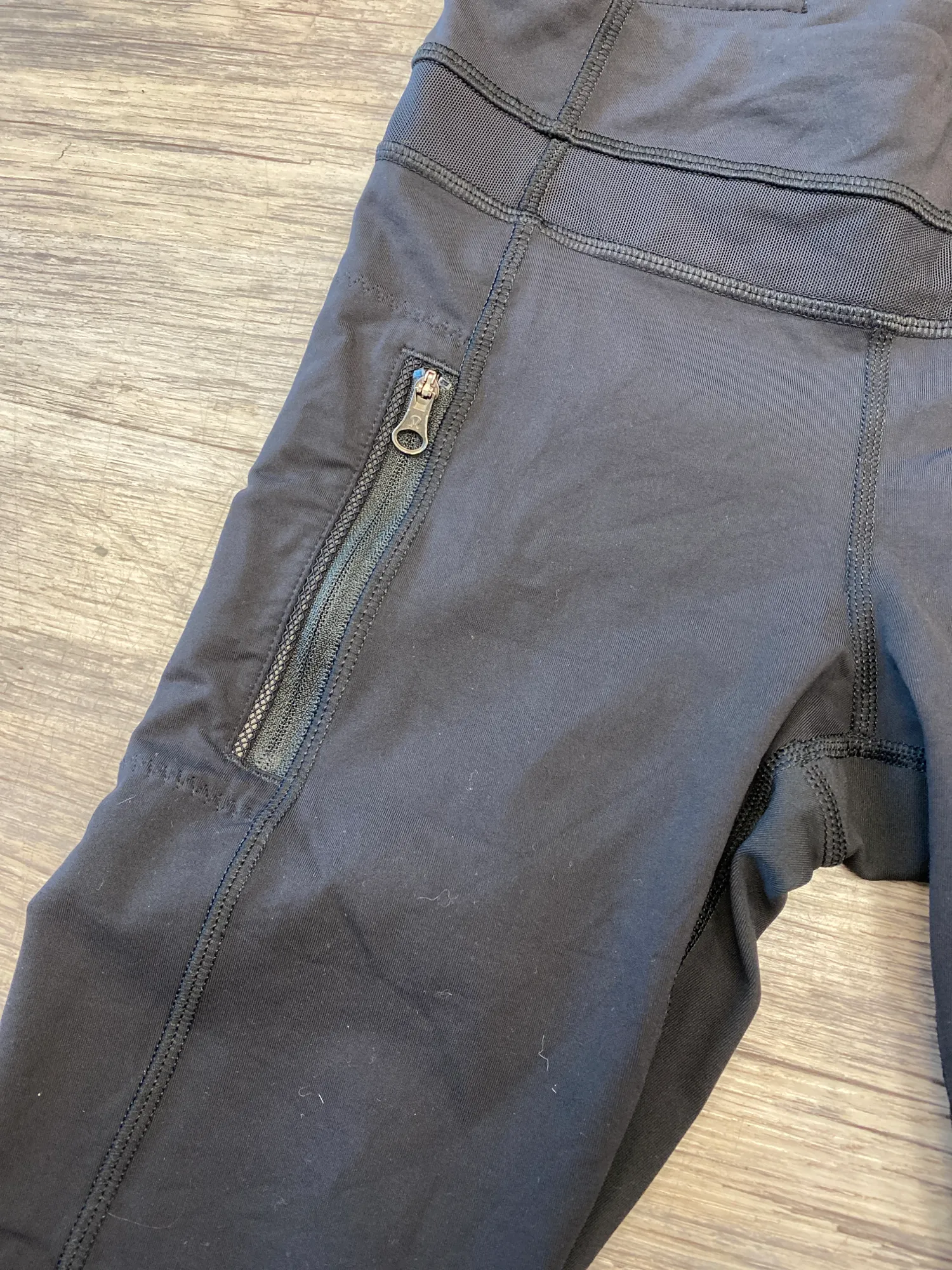 Lulu Lemon Athletic Pants Size 3/4 (27)