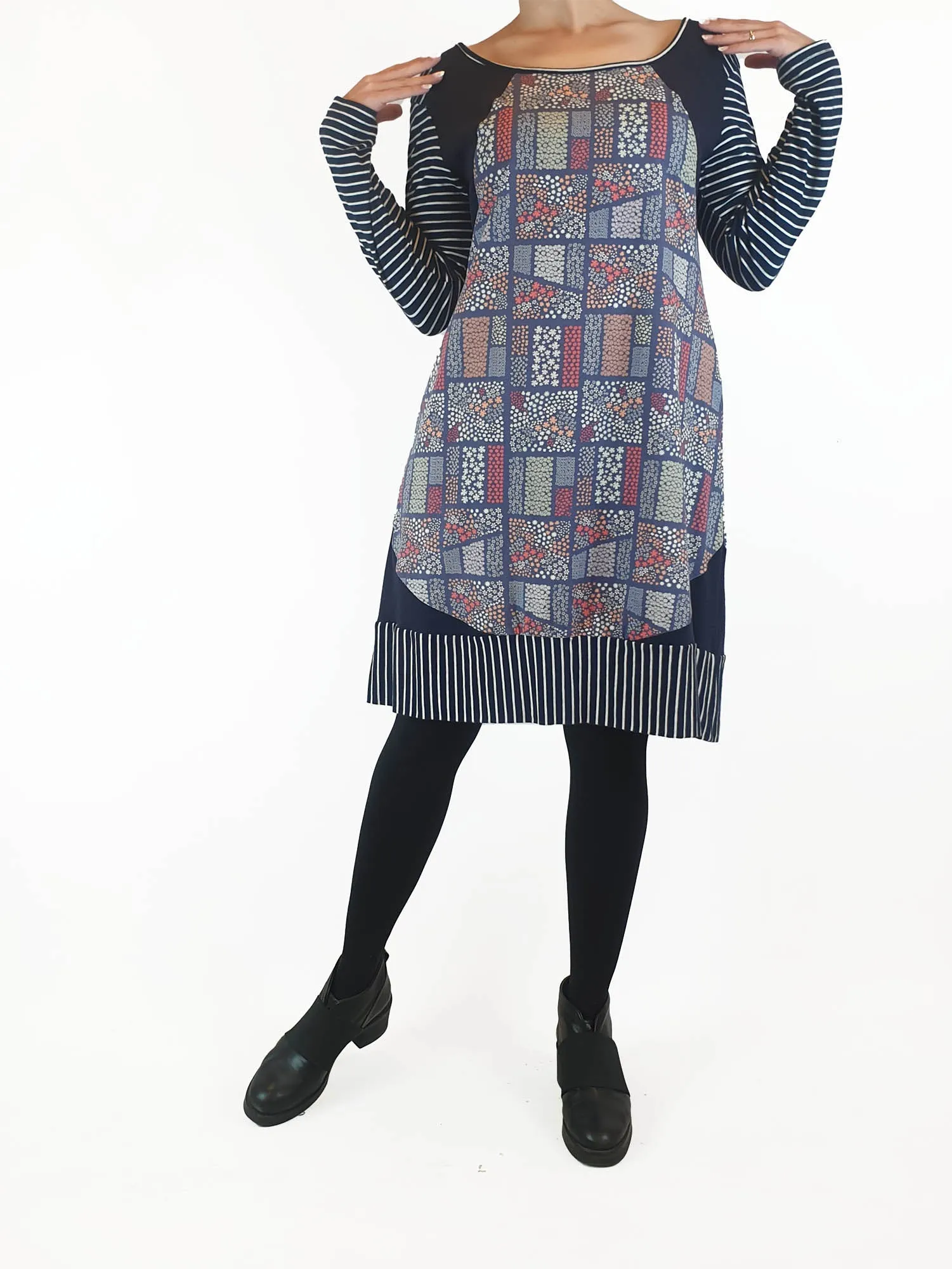 Made590 unique print long sleeve dress size M (best fits size 10)