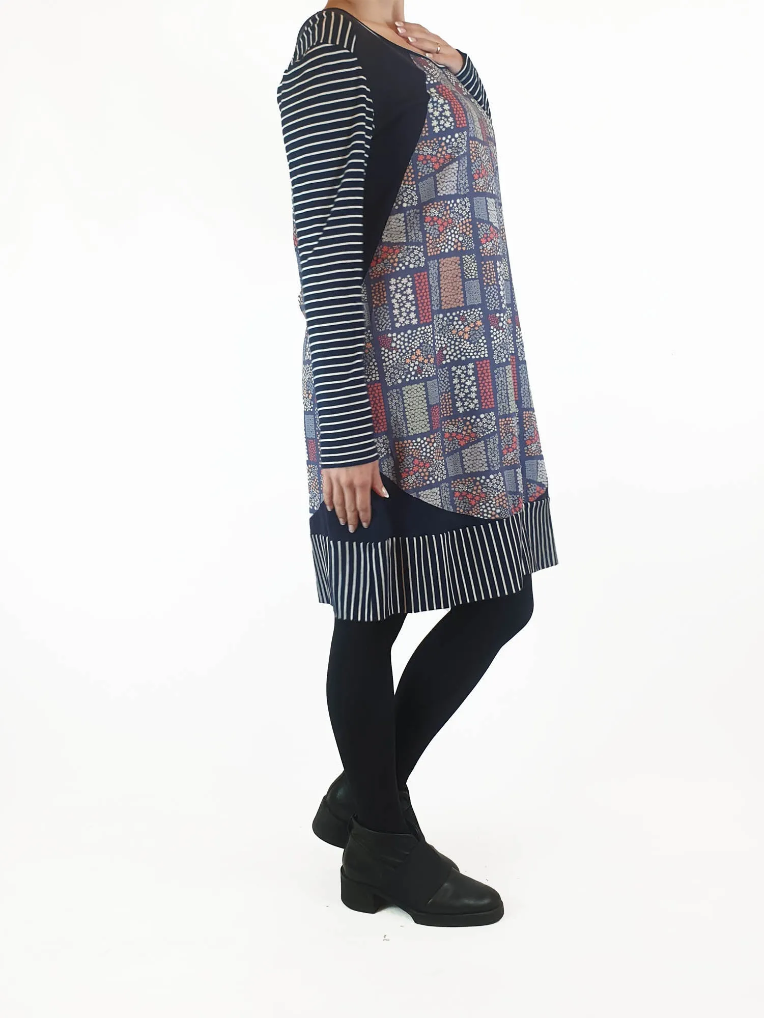 Made590 unique print long sleeve dress size M (best fits size 10)