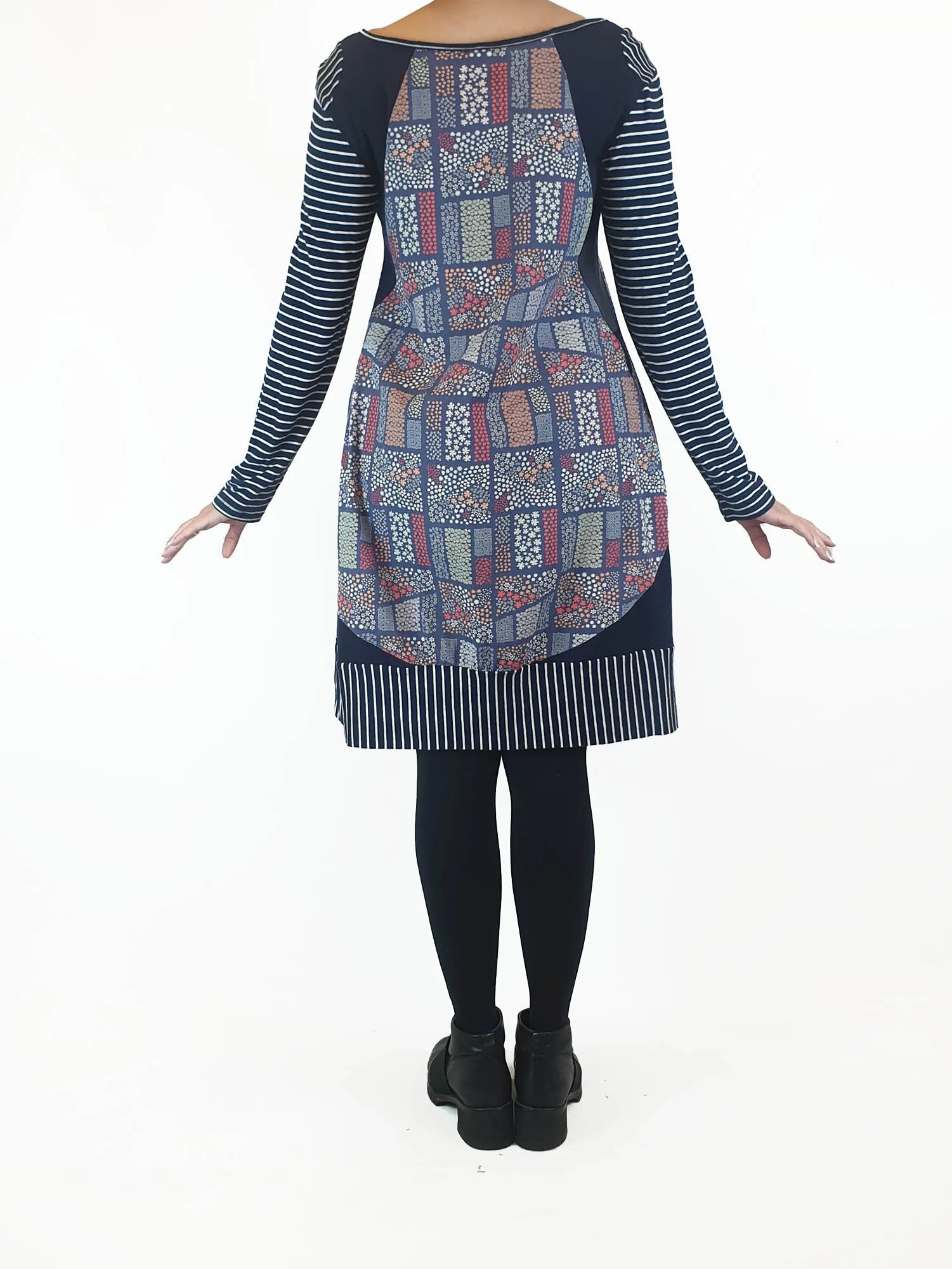 Made590 unique print long sleeve dress size M (best fits size 10)