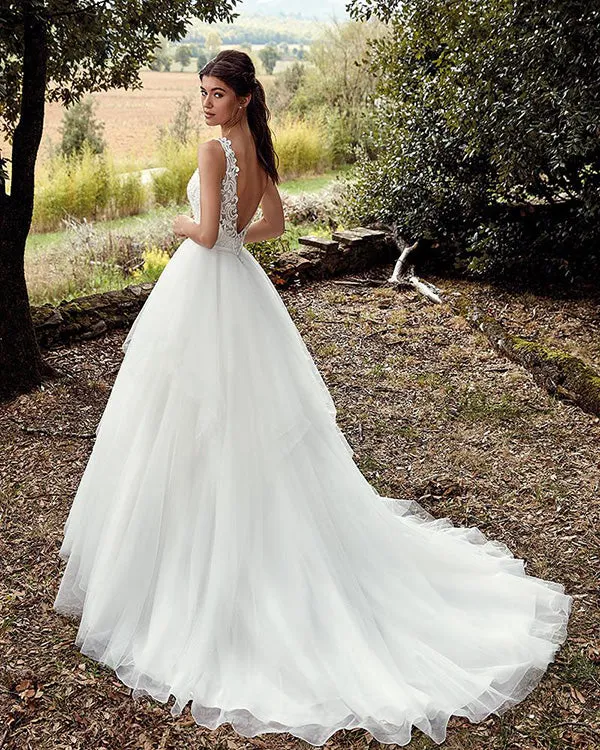 New Arrival Summer Garden A Line Wedding Dress V-Neck Sexy Open Low Back Appliqued Tulle Boho Bridal Gowns