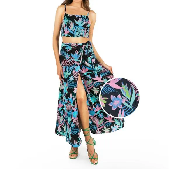 NWT Tipsy Elves size medium 2 piece Hawaiian print skirt &amp; top outfit