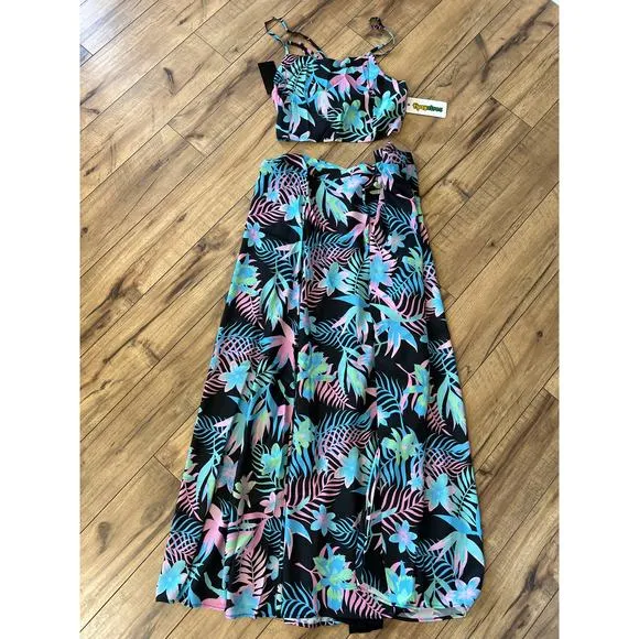 NWT Tipsy Elves size medium 2 piece Hawaiian print skirt &amp; top outfit