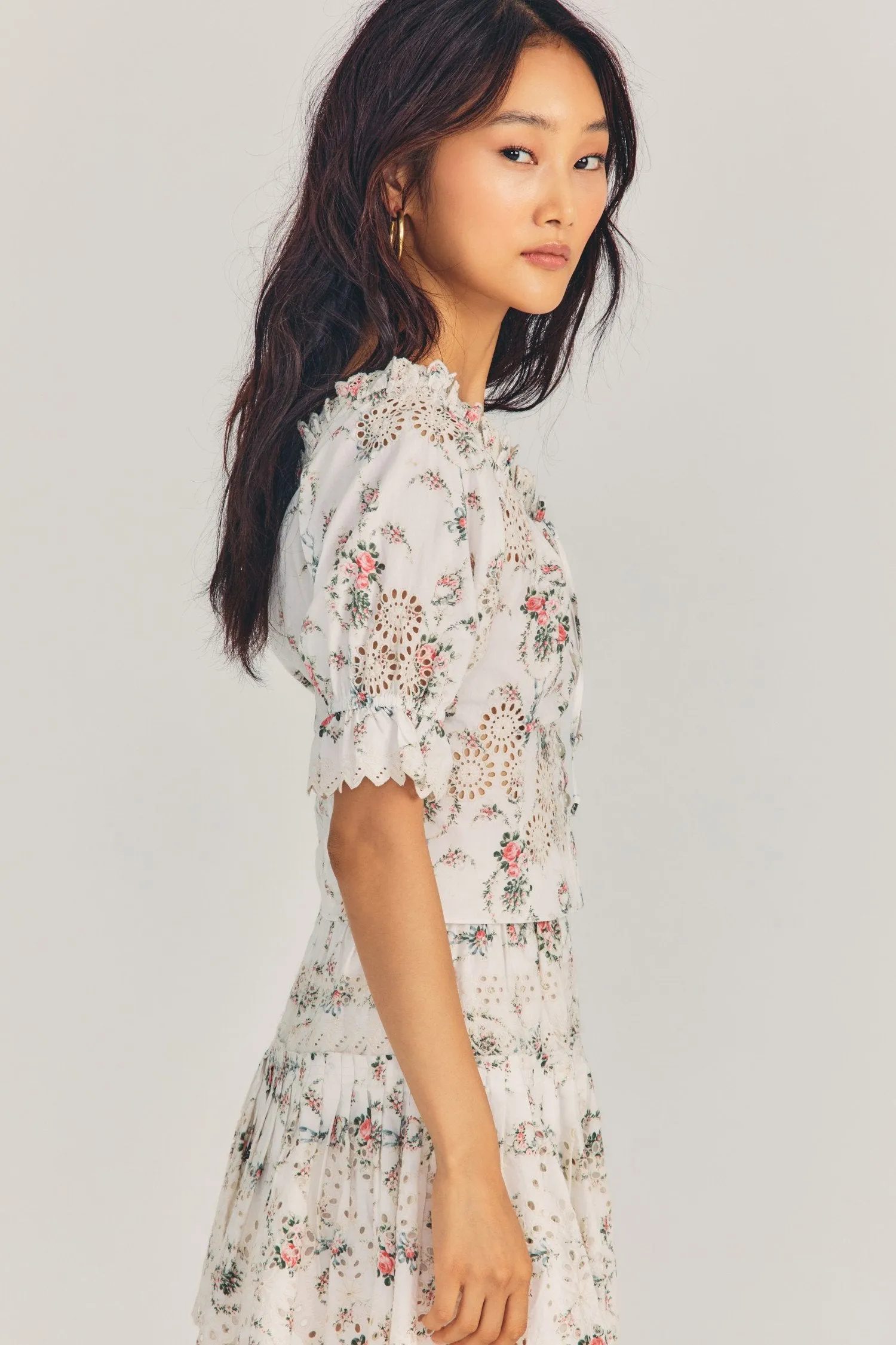 Off Shoulder Crop Top in Floral Print