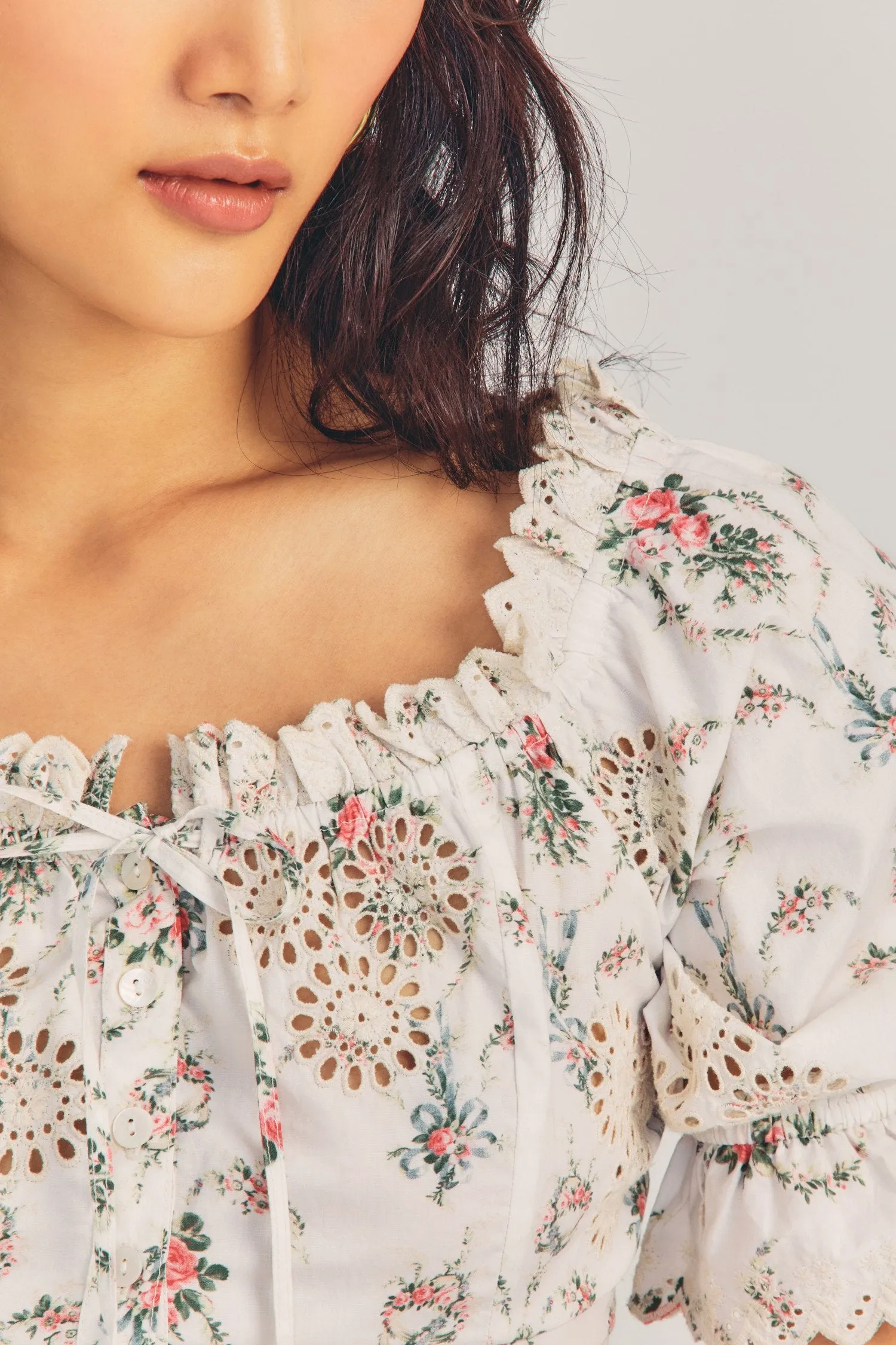 Off Shoulder Crop Top in Floral Print