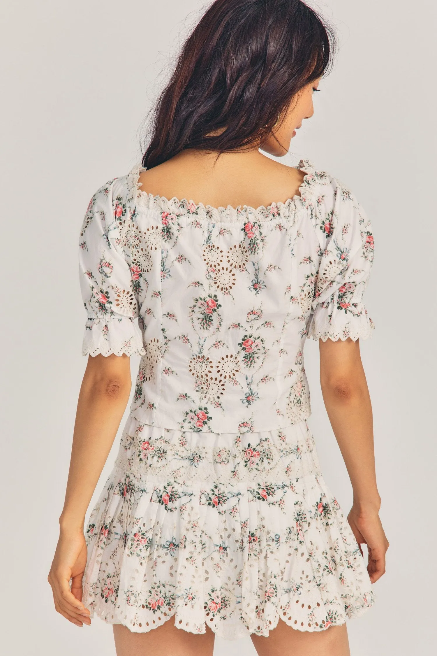 Off Shoulder Crop Top in Floral Print