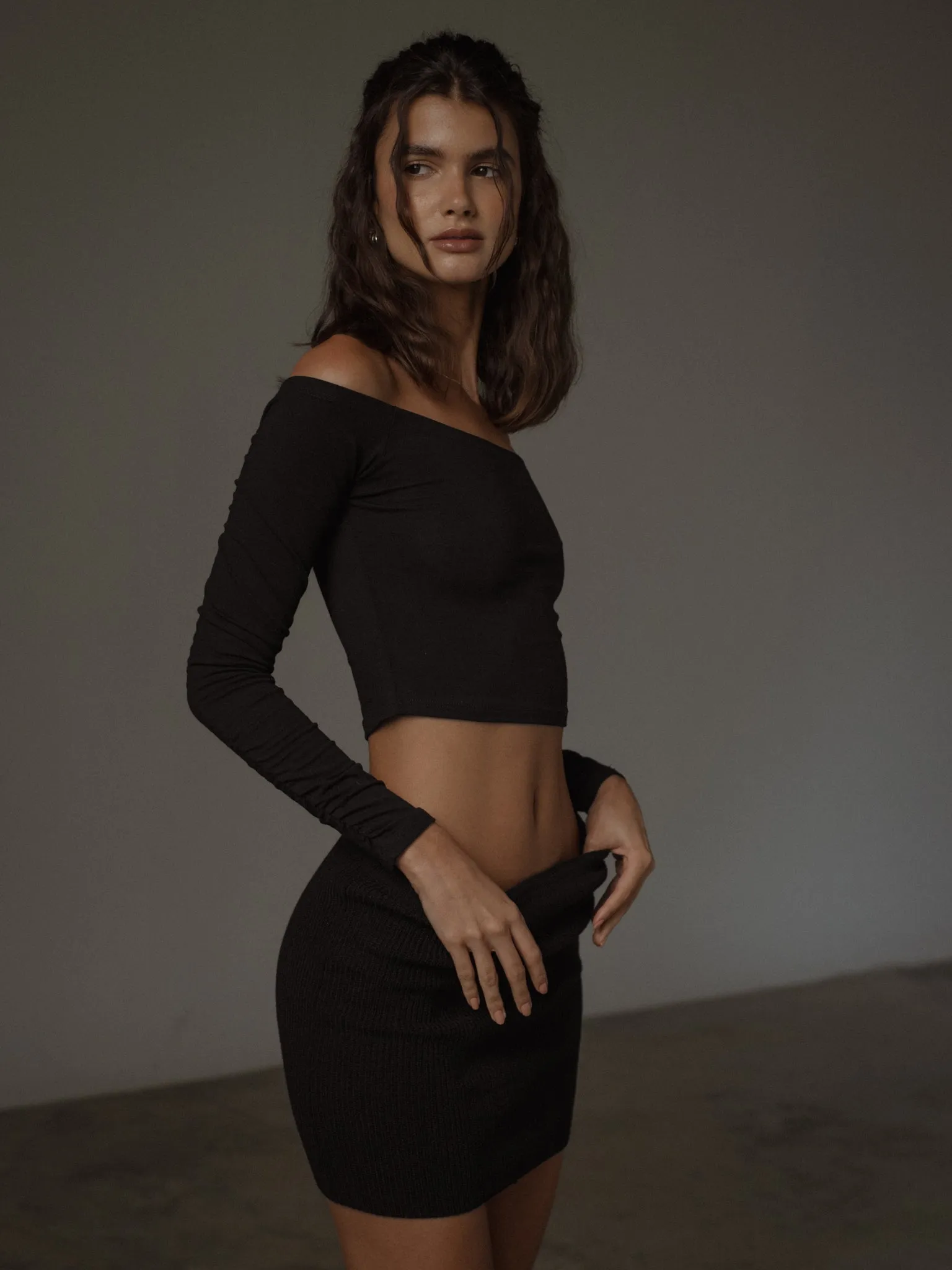 OFF SHOULDER SOFT TOP - BLACK