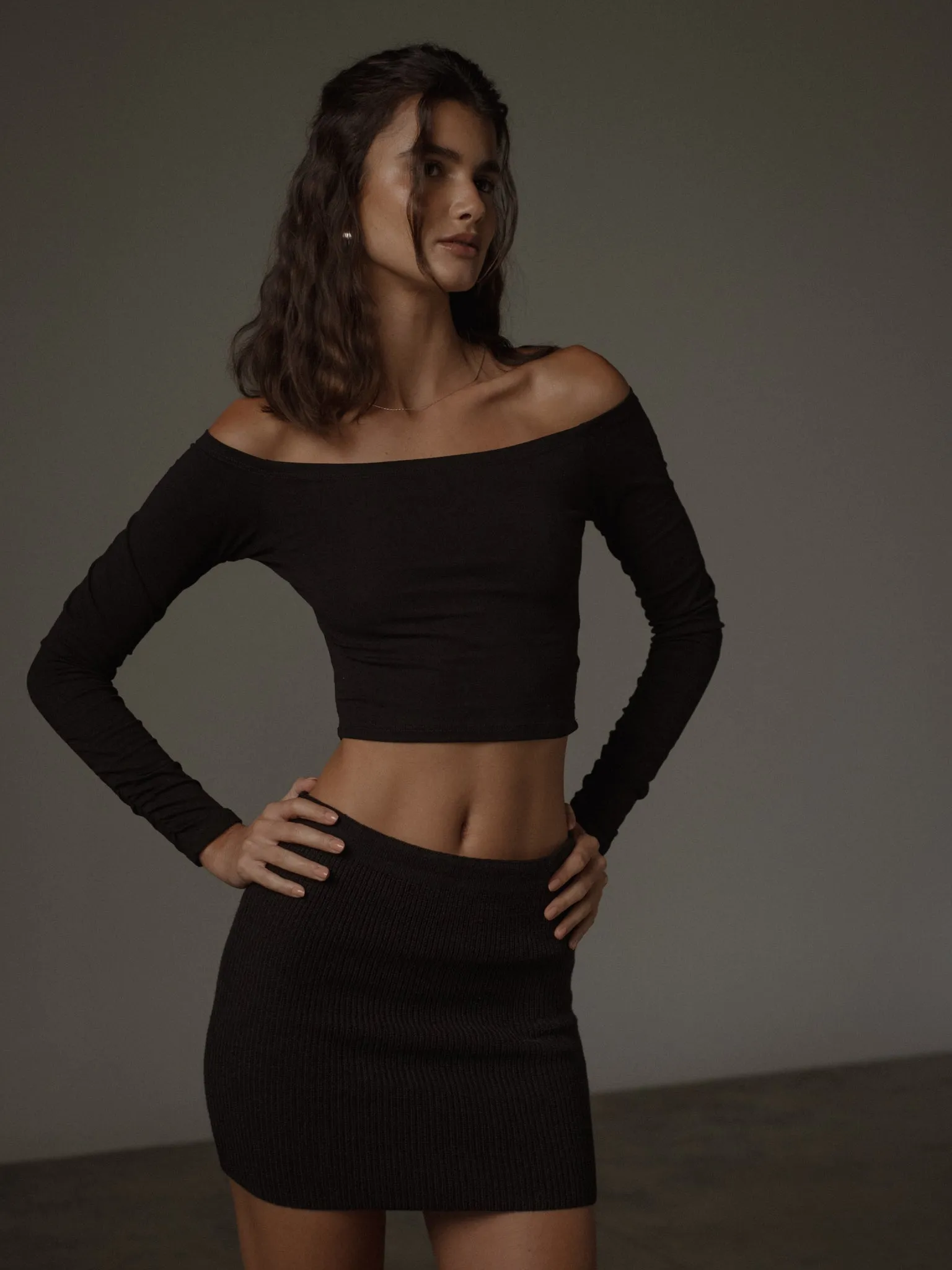OFF SHOULDER SOFT TOP - BLACK