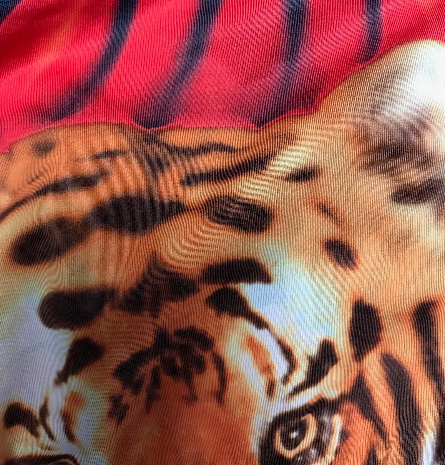 OFF THE SHOULDER TOP RED TIGER/HAWAIIAN FLORAL
