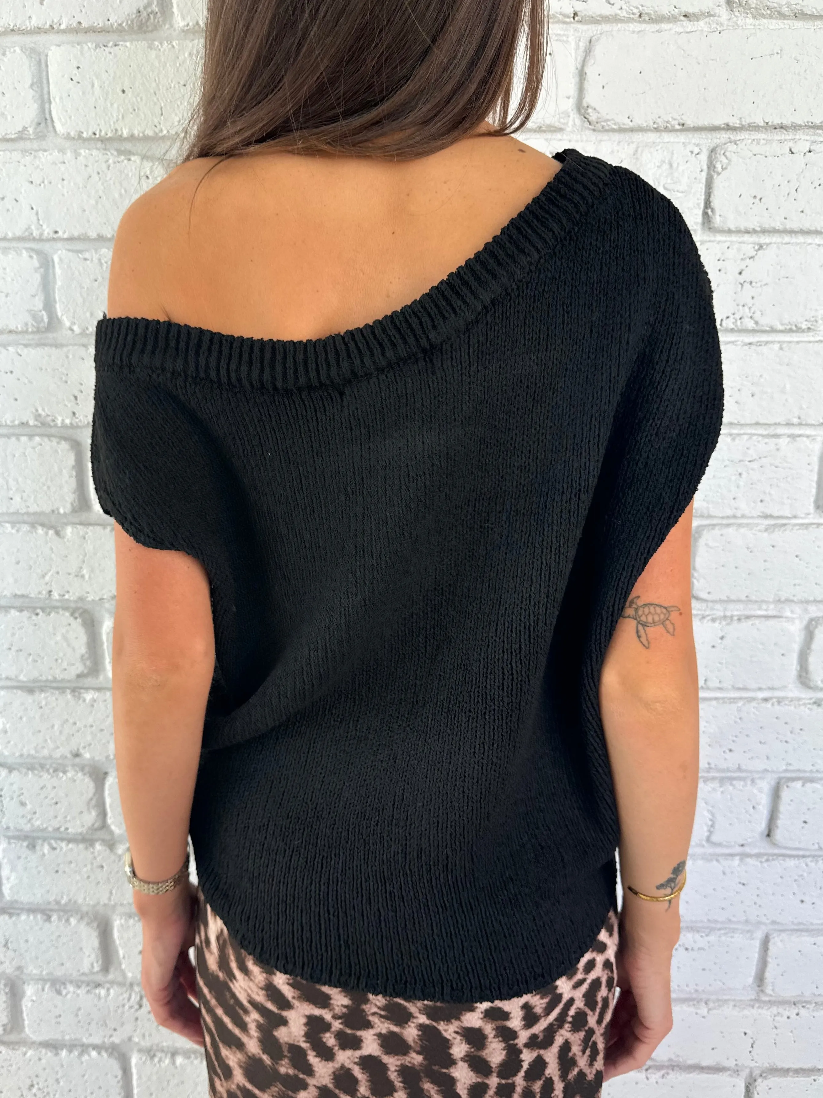 Pia off-shoulder knit
