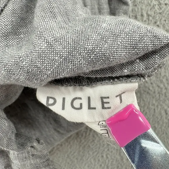 Piglet in Bed Linen Pajama top Sz. Medium