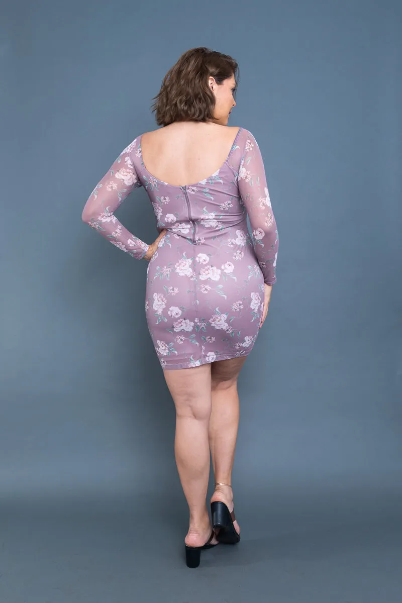 Plus Size Floral Print Off Shoulder Sweetheart Neck Long Sleeve Ruched Mini Dress in Dusty Mauve (CD54542P)