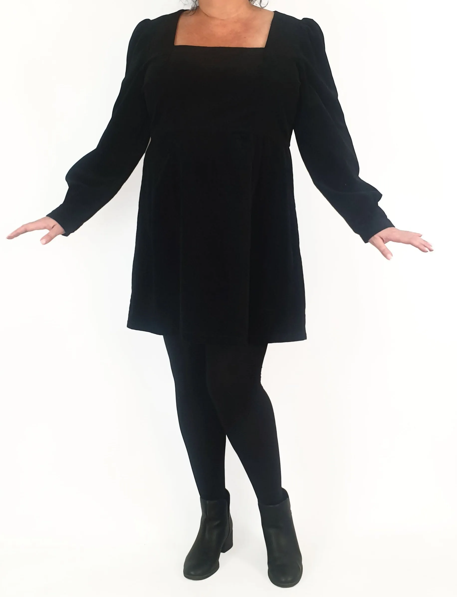 Princess Highway black velvet long sleeve dress size 18