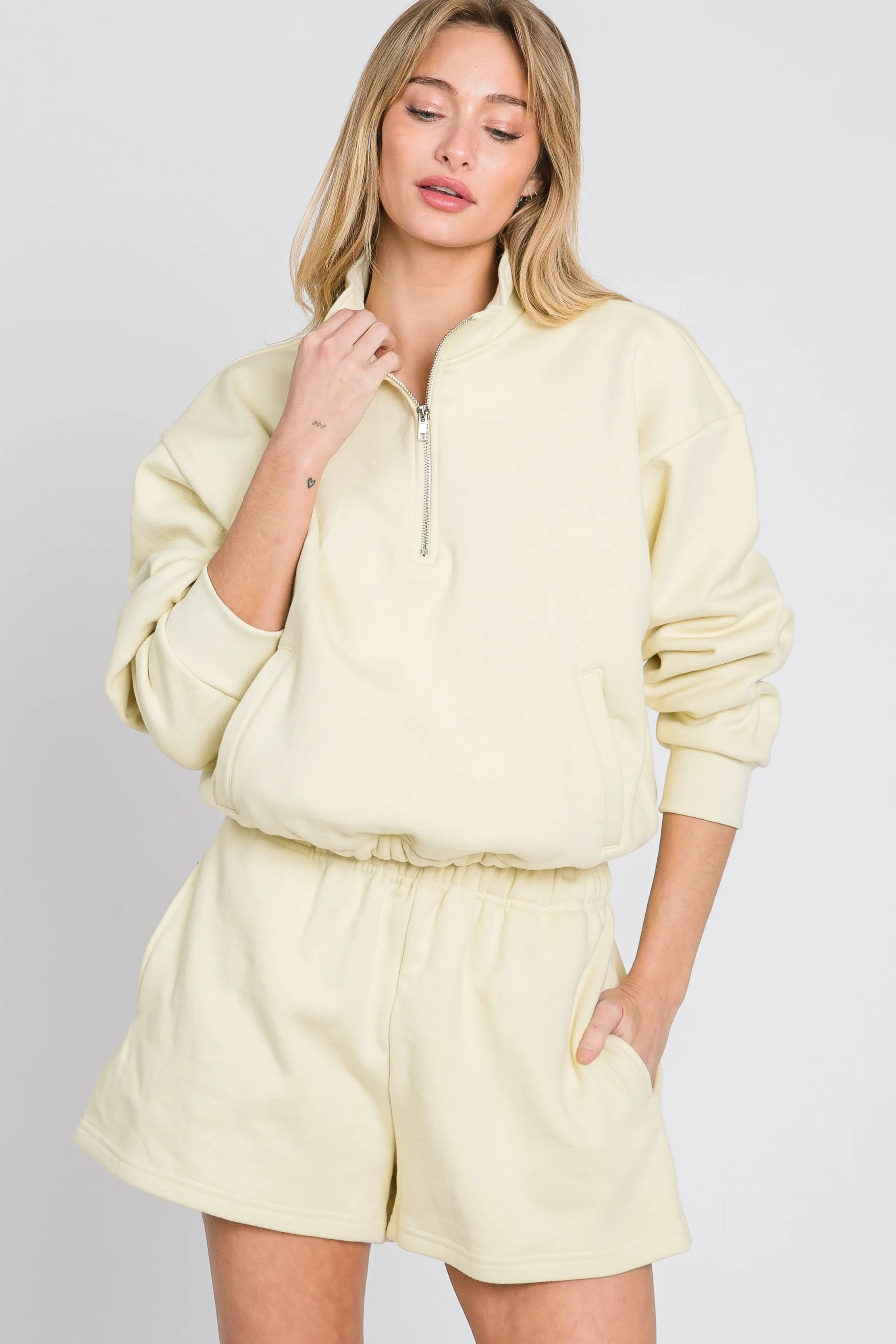 QUARTER ZIP CROP SWEATSHIRT