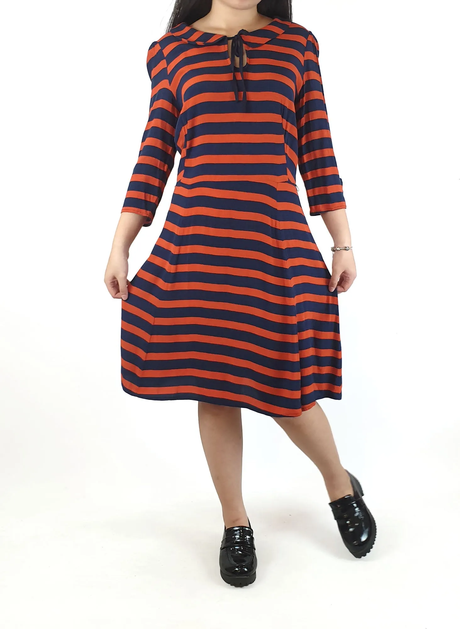 Red and navy striped long sleeve dress fits size 6