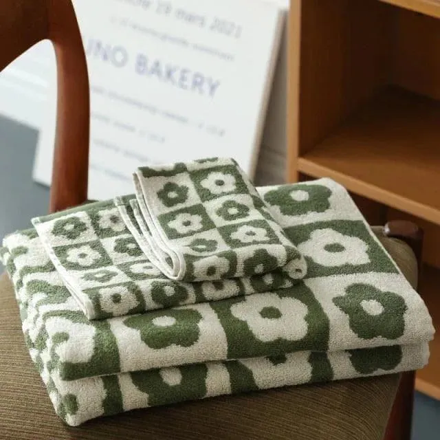 Retro Plaid Flower Bath Towel