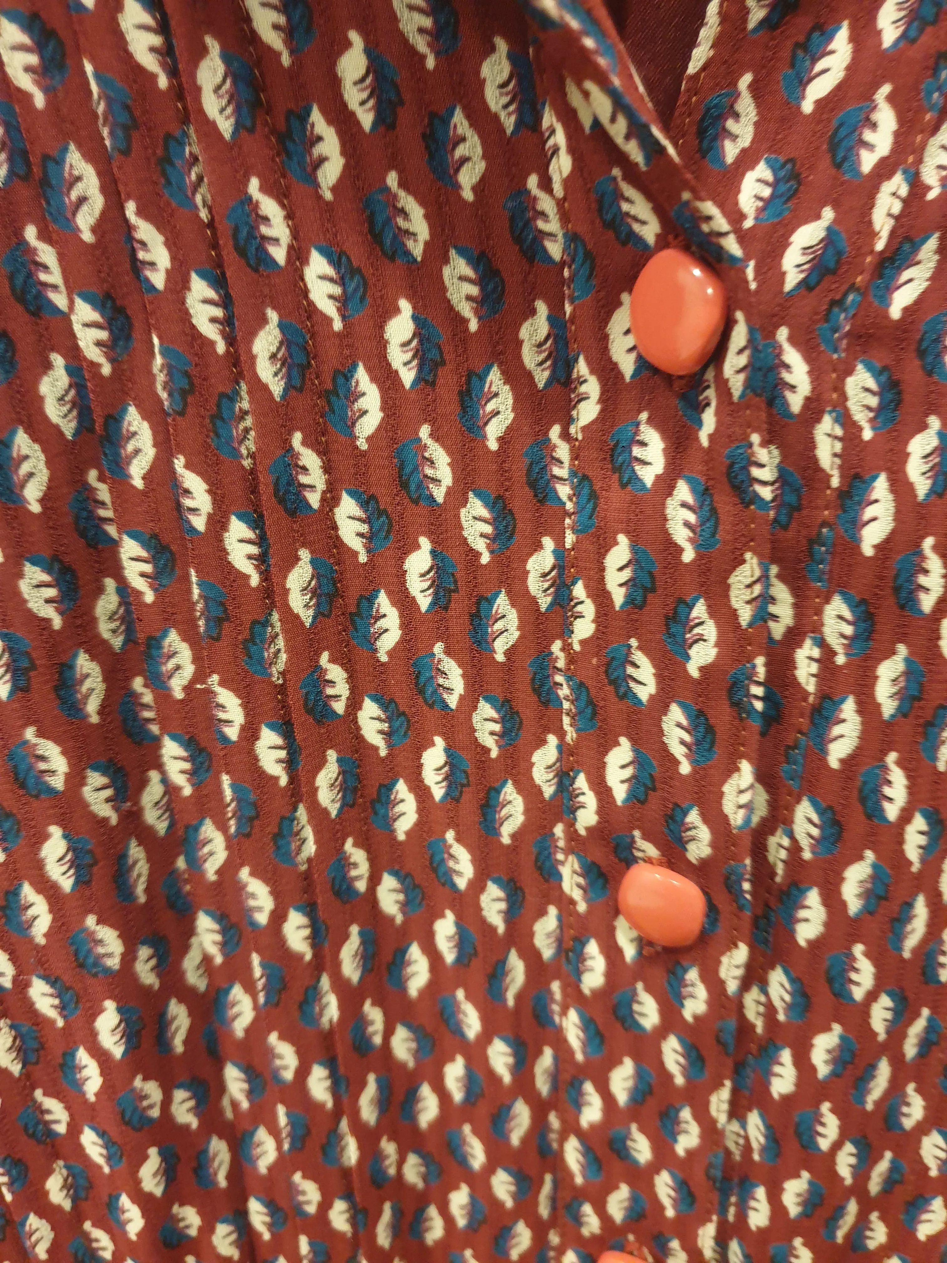 Sanyo red leaf print vintage style dress best fits size 10