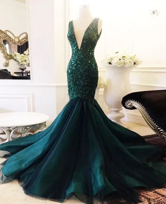 Sexy Dark Green Sequined Prom Dresses Mermaid V-Neck Organza Ruffles Evening Gowns