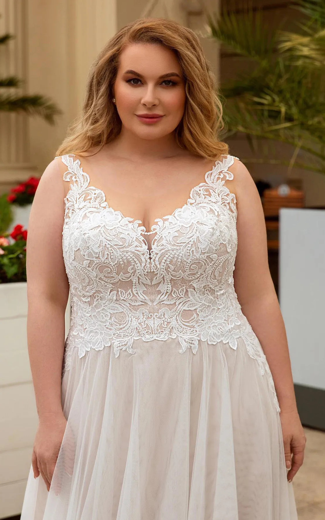 Sexy Vintage Plus Size A-Line Bohemian Lace Wedding Dress Romantic Elegant Flowy Beach Garden Sleeveless Beach Long Bridal Gown