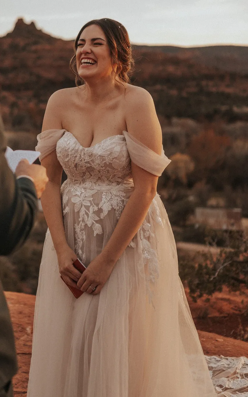 Simple A Line Off-the-shoulder Tulle Sleeveless Wedding Dress with Train Sexy Elegant Romantic Country Garden-716802