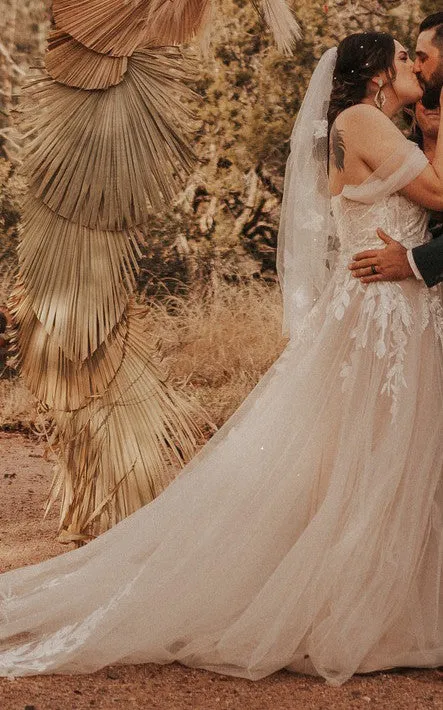 Simple A Line Off-the-shoulder Tulle Sleeveless Wedding Dress with Train Sexy Elegant Romantic Country Garden-716802