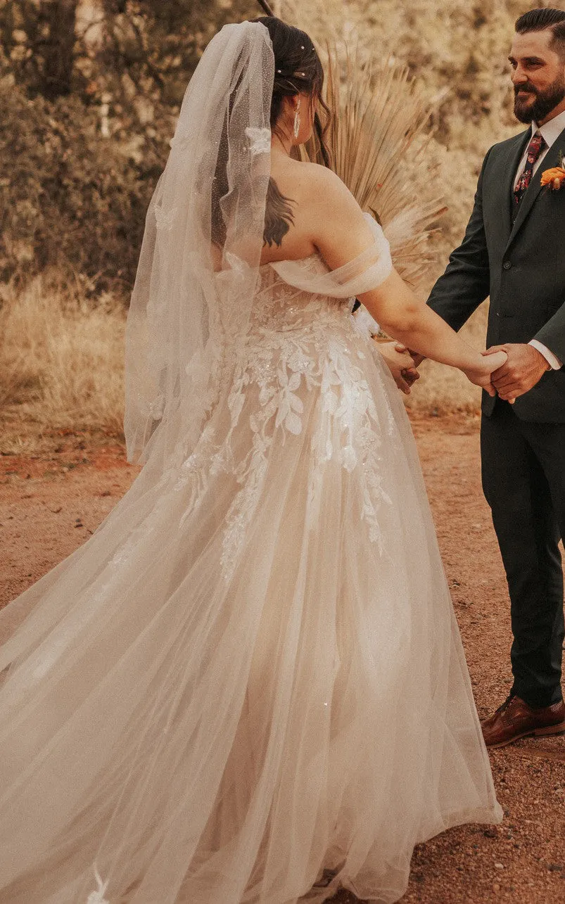 Simple A Line Off-the-shoulder Tulle Sleeveless Wedding Dress with Train Sexy Elegant Romantic Country Garden-716802