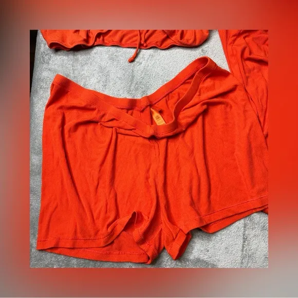 Skims Women’s Soft Lounge 3 Pc Set Sz 4X Fire Top Shorts Pants