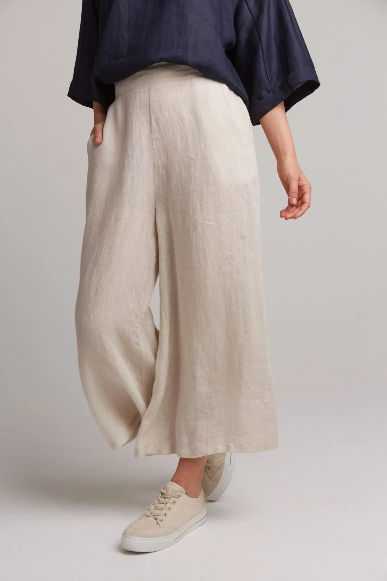 Studio Crop Pant TUSK