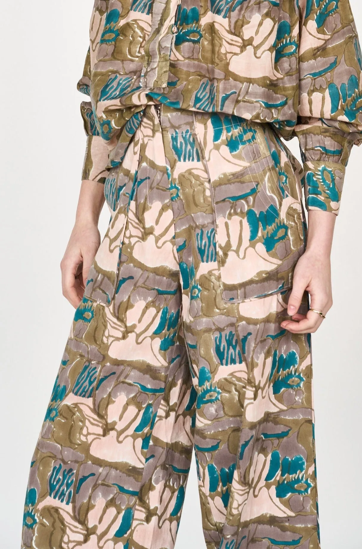 Tivot Pant in Moss Reef Print